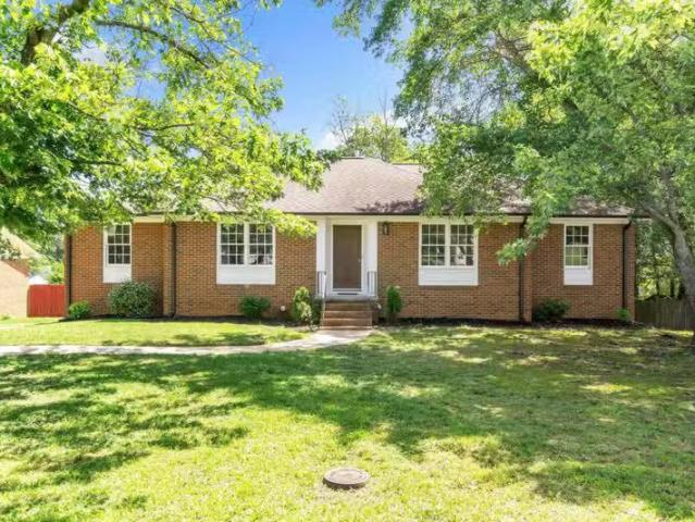 House for sale in Taylors