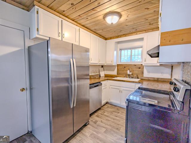 House for sale in Helena, Georgia