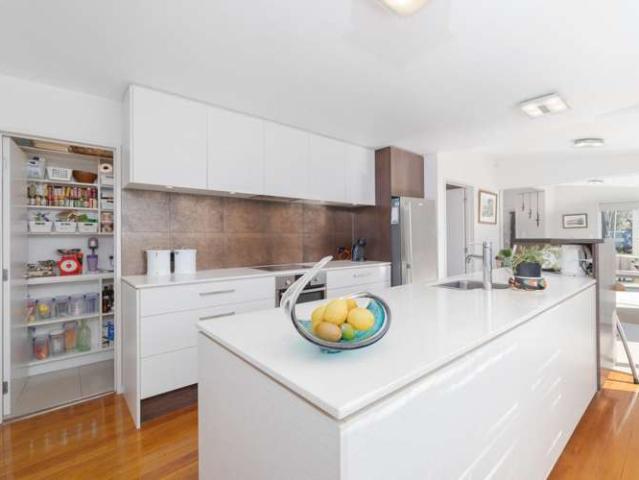 House for sale in Chaslands, Canterbury