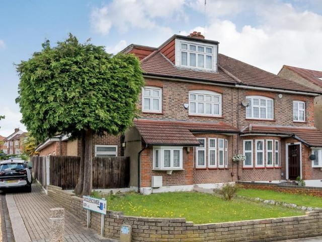 House for rent in London Borough of Barnet, Greater London