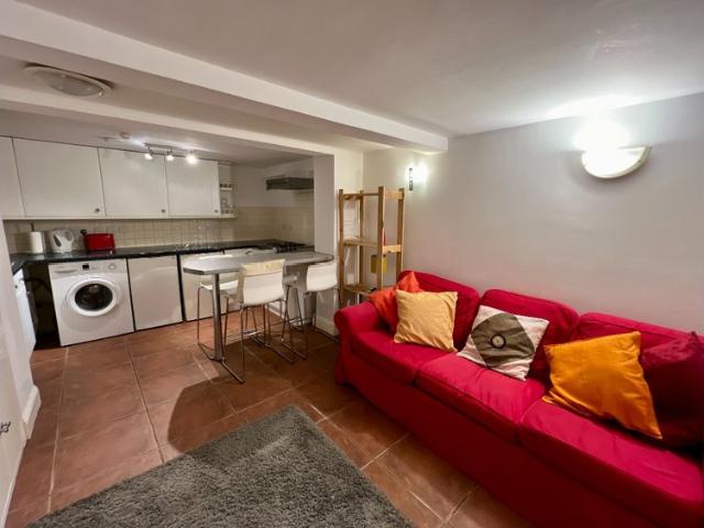 Apartment for rent in Newington, Scotland