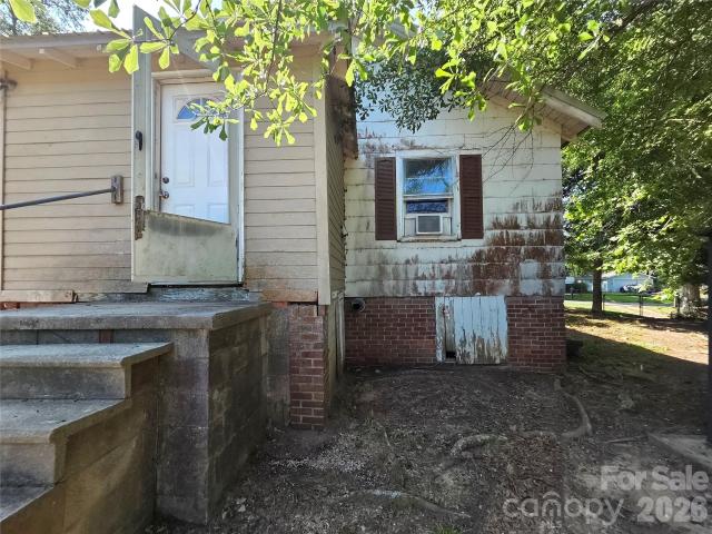 House for sale in Great Falls, South Carolina
