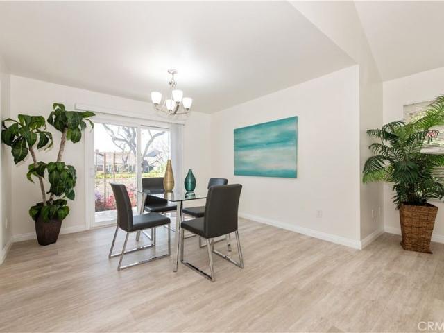 Condo for sale in Irvine, Woodbridge
