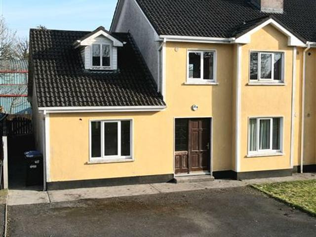 Semi Detached House for sale in Ballaghaderreen