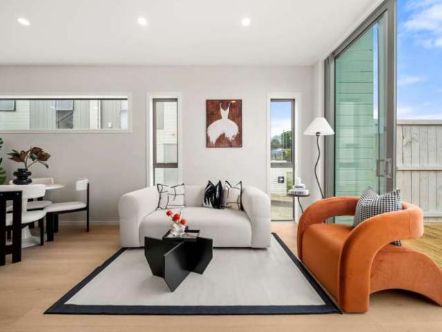 Townhouse for sale in Whangaparaoa