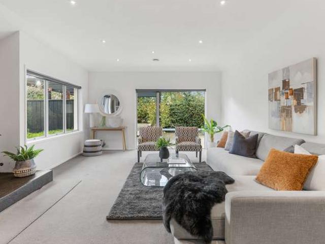 House for sale in Chaslands, Canterbury