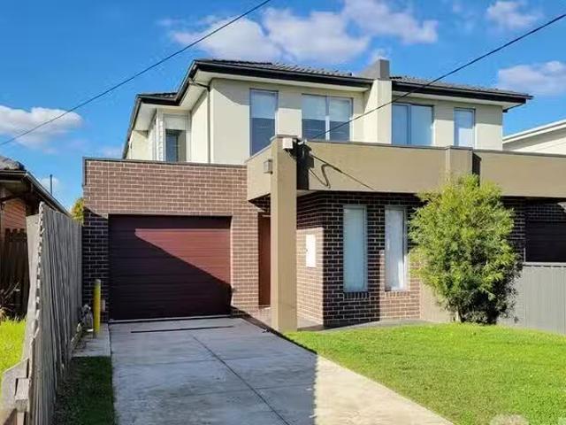 House for rent in Avondale Heights, Victoria