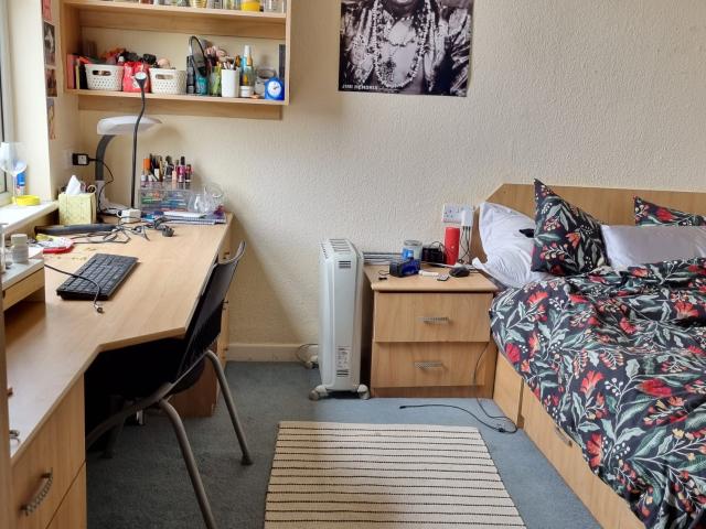 Apartment for rent in Beckett Park, Burley