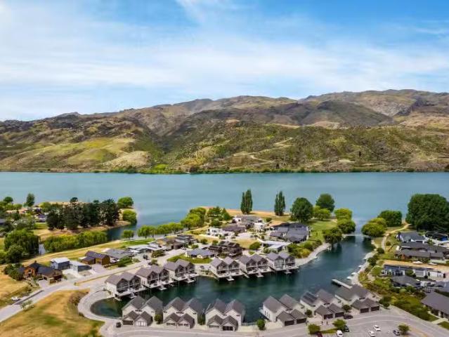 House for sale in Otakou
