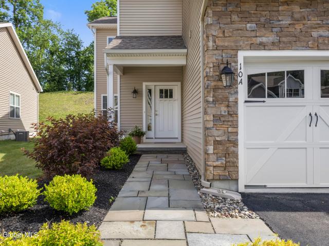 Townhouse for sale in Clifton Park
