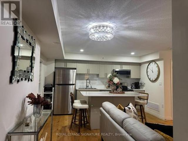 Townhouse for rent in Lakebreeze East, Clarington