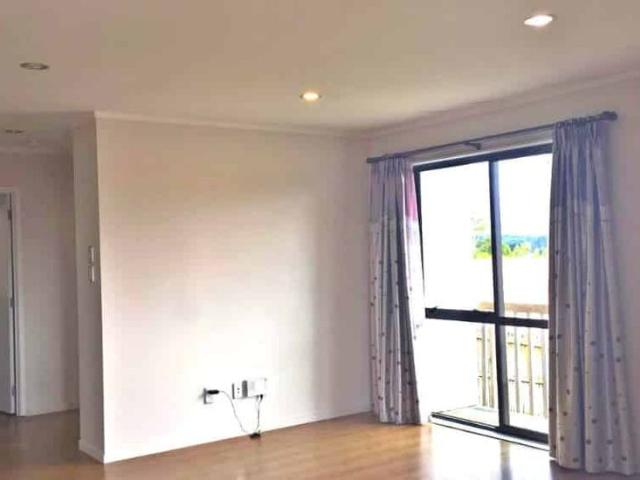 House for rent in Paremoremo