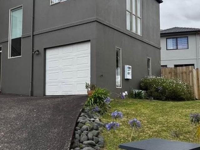 House for rent in Paremoremo, Oroua County