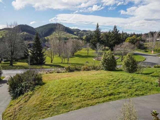 Land for sale in Canterbury
