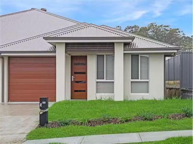 Condo for rent in Hamlyn Terrace, New South Wales