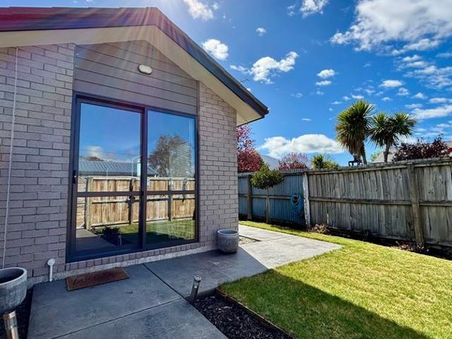 Apartment for rent in Woodend, Canterbury