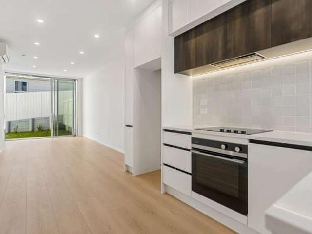 Townhouse for rent in Whangaparaoa