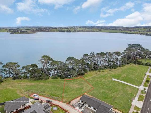 Land for sale in Awhitu, Oroua County
