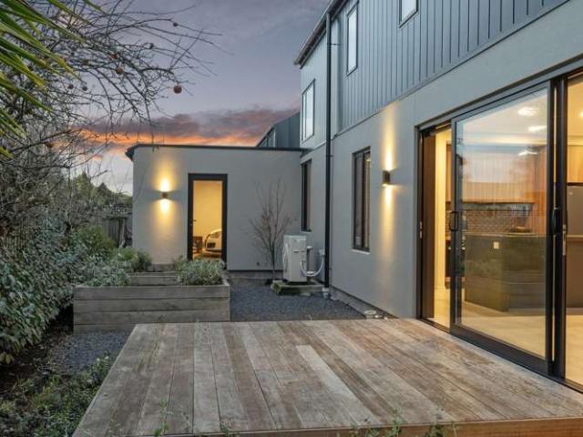 House for sale in Chaslands, Canterbury