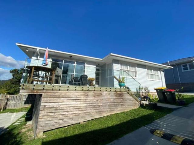 House for rent in Oratia