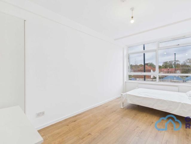 Room for rent in London Borough of Merton, Greater London