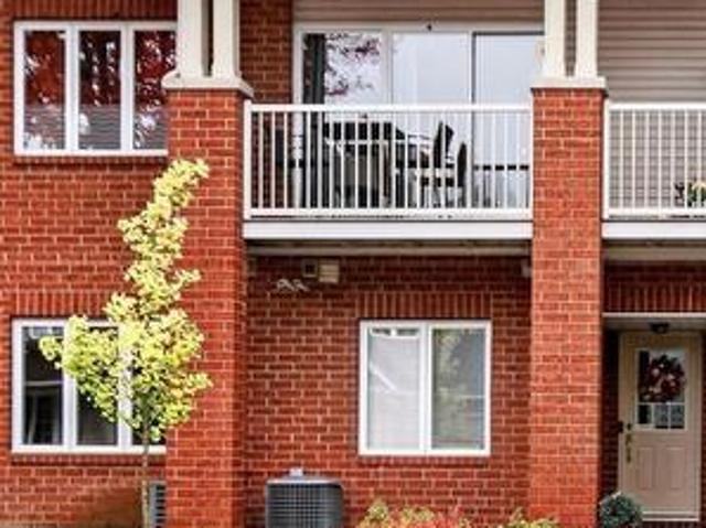 Townhouse for sale in Barrhaven East, Ottawa
