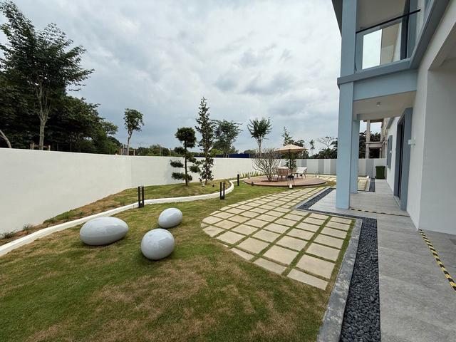 Terraced House for sale in Malaka