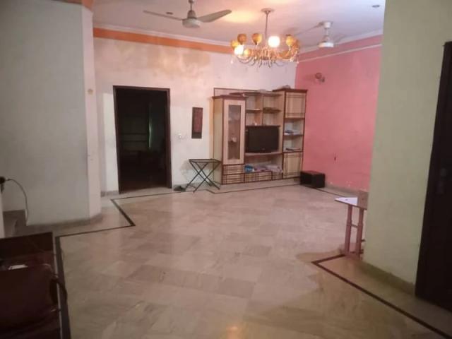 House for sale in WAPDA Town, کھمبے