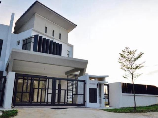 Terraced House for sale in Tanjong Sepat, Selangor