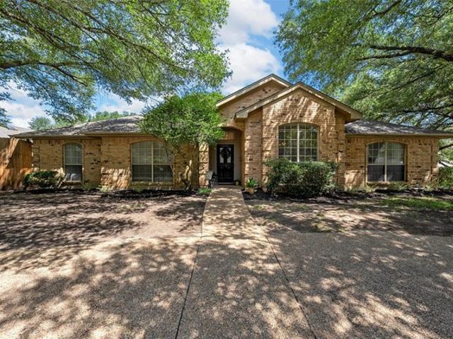 House for sale in Woodway, Texas