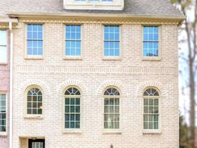 Townhouse for sale in Duluth, Georgia