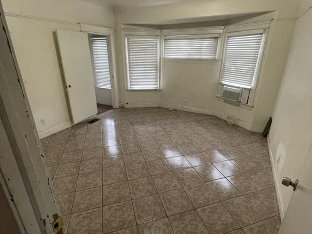 Room for rent in South Park, Los Angeles
