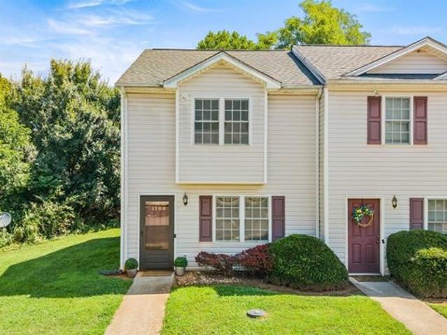 Townhouse for sale in Virginia