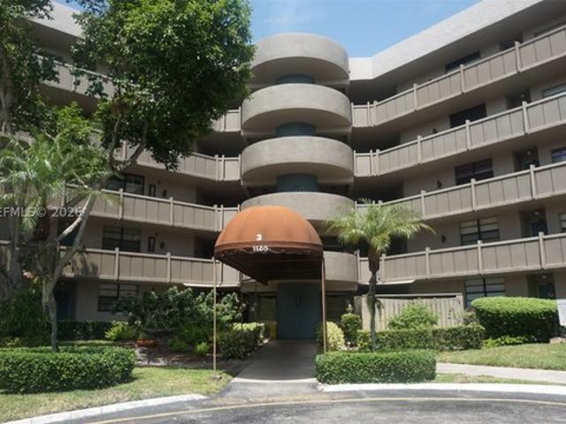 Condo for sale in Pembroke Pines, Florida