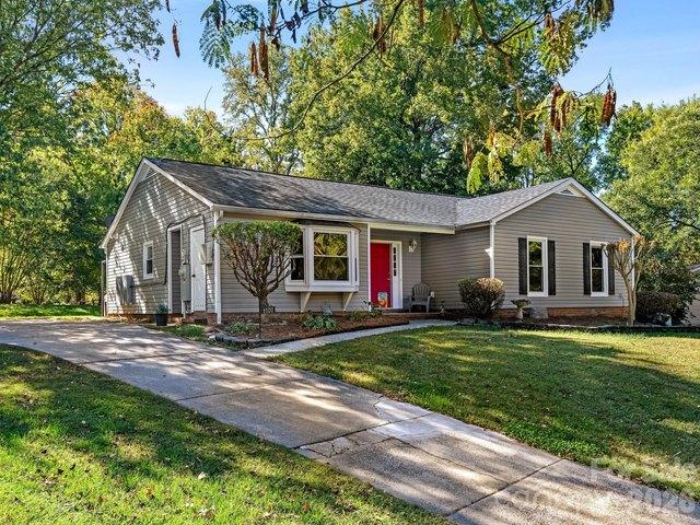 House for sale in Forest Ridge / Wood Hollow, Matthews