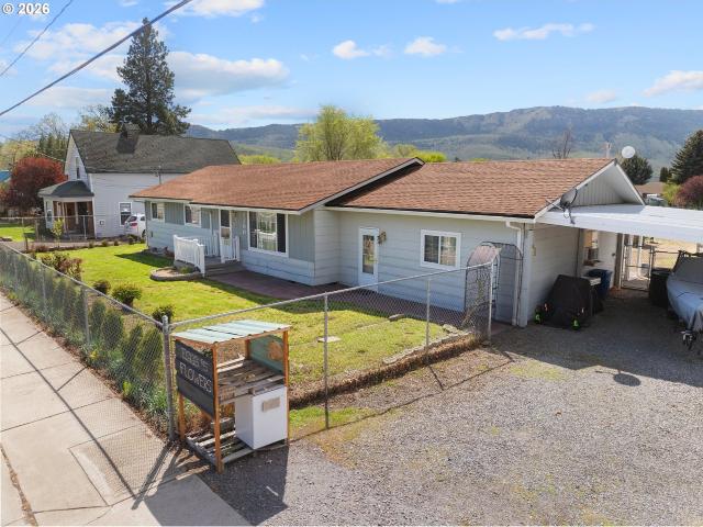 House for sale in Oregonia