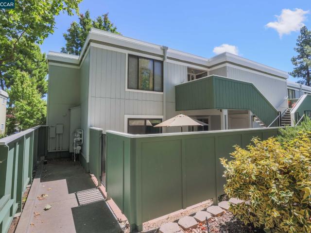 Condo for sale in Walnut Creek, California