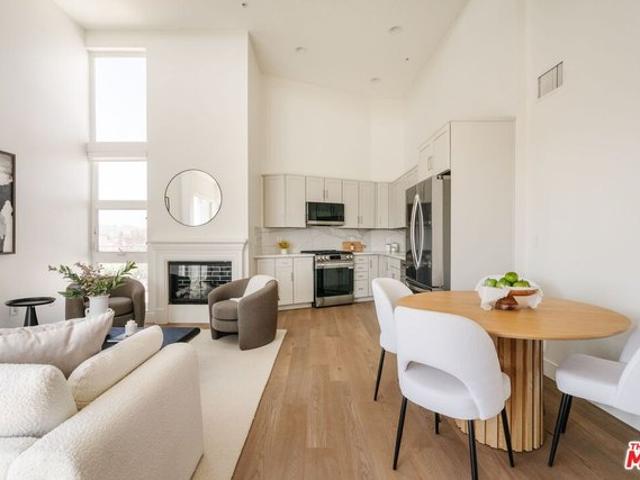 Condo for sale in North Hollywood Neighborhood Council District, Canoga Park