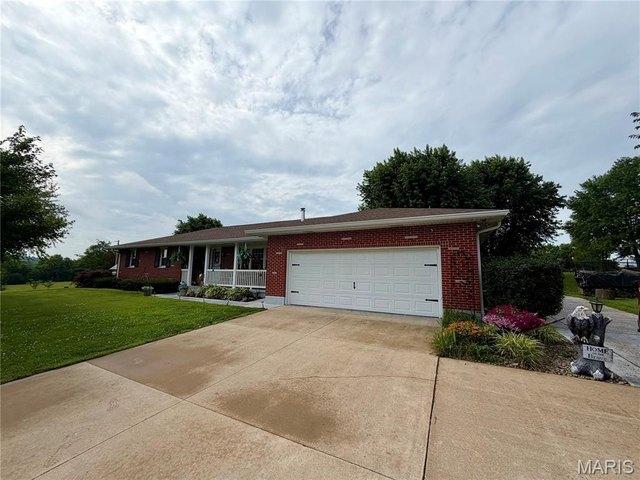 House for sale in Sainte Genevieve, Missouri