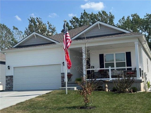 House for sale in Peculiar, Cass County