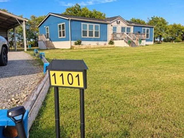 House for sale in Howe, Grayson County