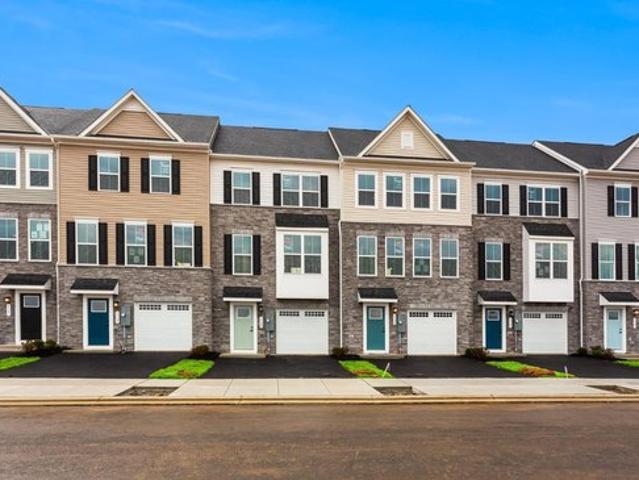 Townhouse for sale in Kearneysville, West Virginia