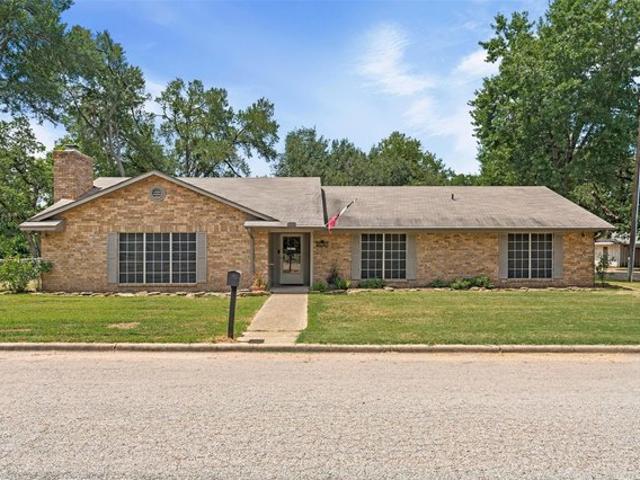 House for sale in Milam, Texas