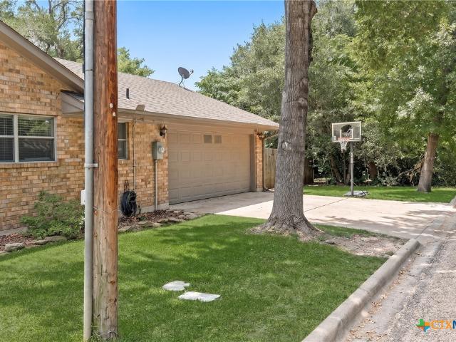 House for sale in Milam, Texas