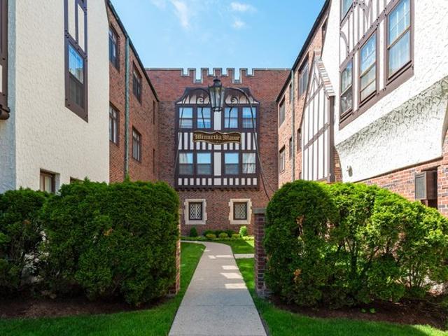 Condo for sale in Winnetka, Illinois