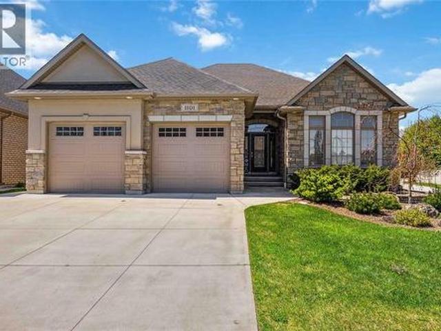 House for sale in Brights Grove, Ontario