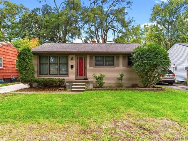 House for sale in Flint, Genesee County