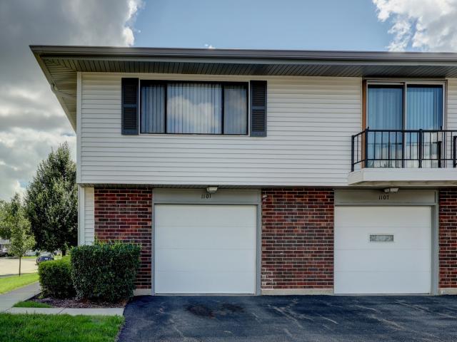 Condo for sale in Schaumburg, Illinois