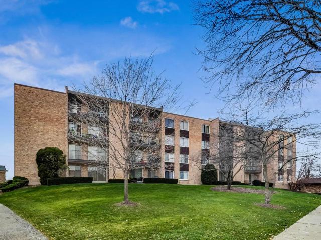 Condo for sale in Mount Prospect, Illinois