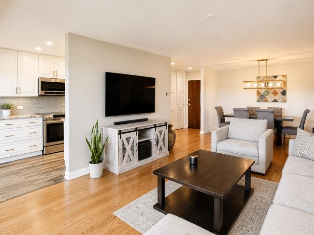 Condo for sale in Mount Prospect, Illinois